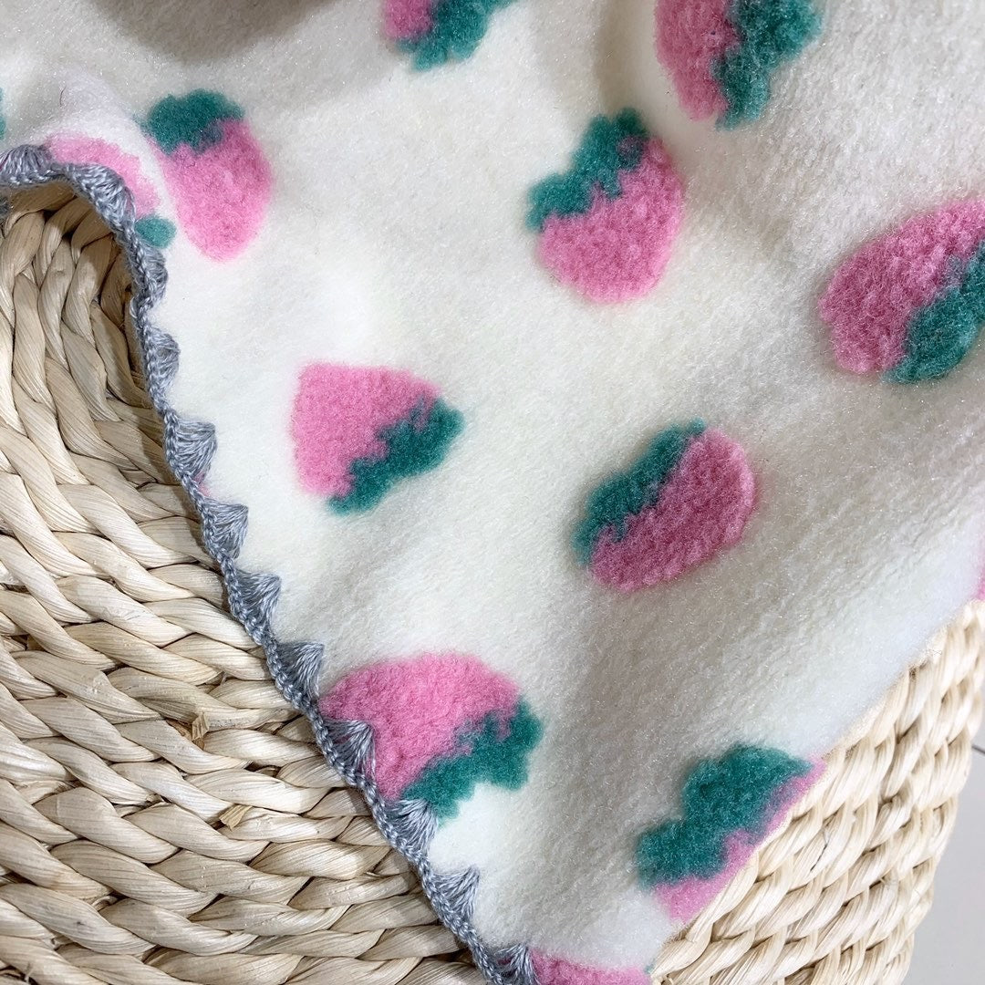 Christmas Berry Knit Blanket